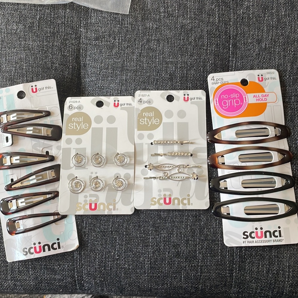 Updated listing. Additional item added. Lot of hair accessories. Scunci brand.
